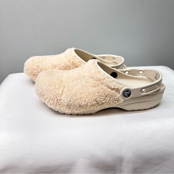 CROCS Shoes - Crocs classic fuzz mania clog shoes. off white. great shape. women's 10